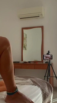 Gorąca MILF ssie penisa i używa spermy środka smarnego dla Wielkiego Dildo (autor: Wildspaincouple)