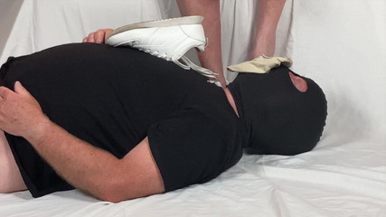 Mr MF: Frau reife füße benutzt ihren neuen fußjungen