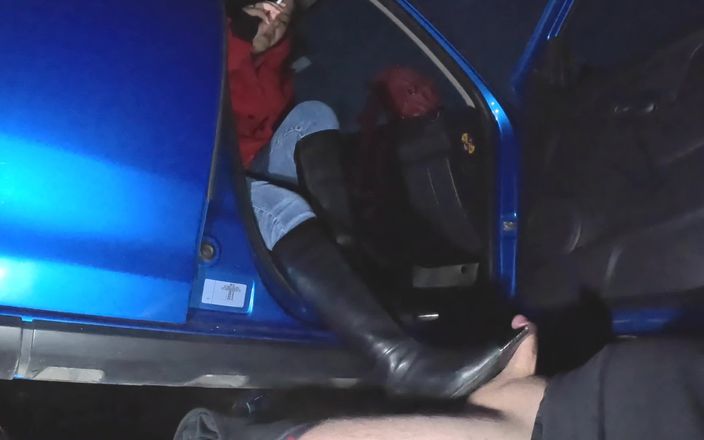 Mistressyammyboots: 車内でのブーツの支配
