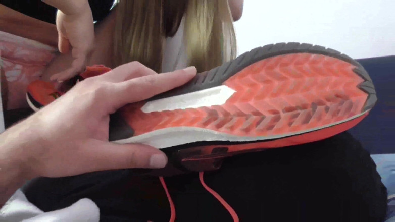 Foot Girls: Calcetines que huele a esclavo de mis pies