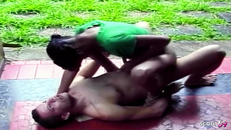 Shemale TS Collection: Pantat bahenol waria latina ini dientot habis-habisan sama waria semok...