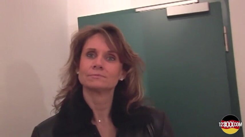 123XXX - 100% Amateurs: Skillful German Woman Showing How It's Done