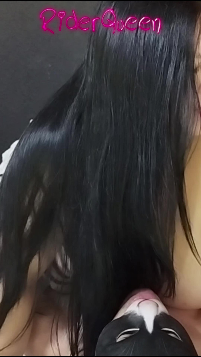 Riderqueen BBW Step Mom Latina Ebony: 与 Riderqueen 大屁股拉丁胖熟女啪