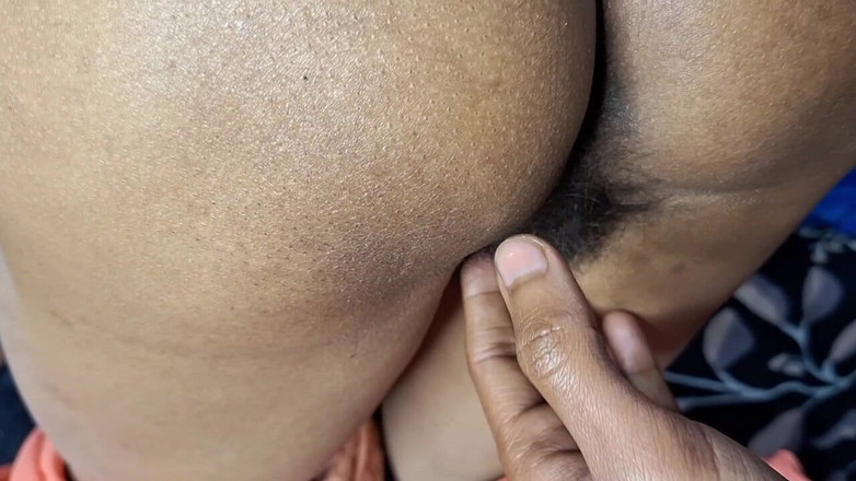 hot suman: 빚 힌디어 오디오를 위해 집주인과 섹스하는 주부 바비