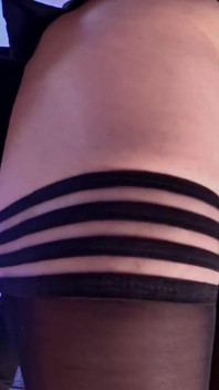 Sevimli Femboy Yarağını Ve Taşaklarını Yüzüne Sürttü