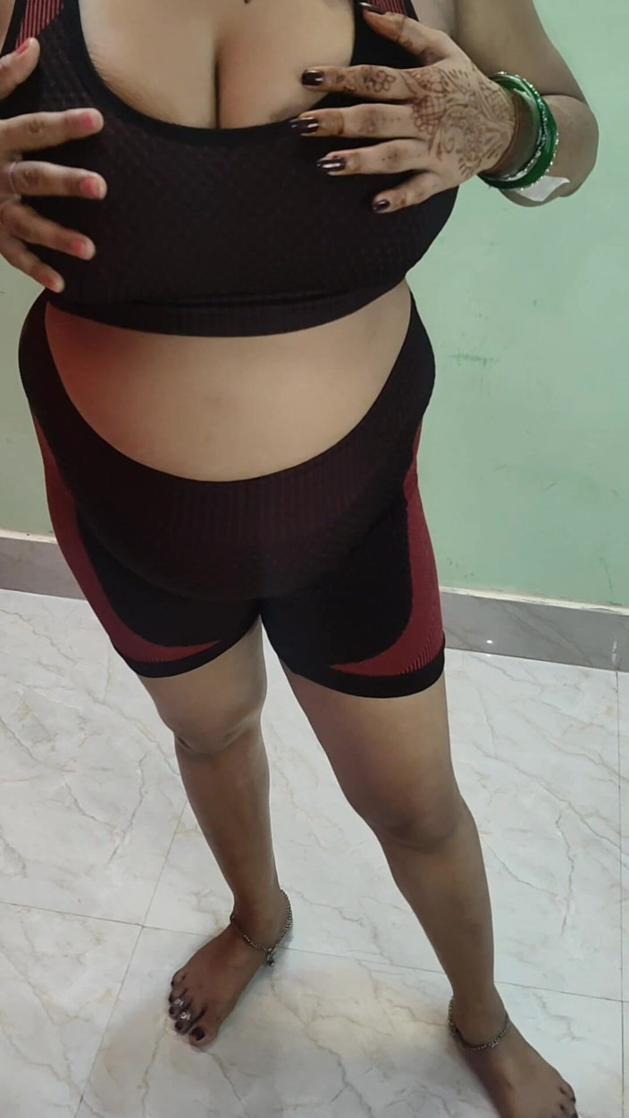 Kavita suman: Latihan Bhabhi India