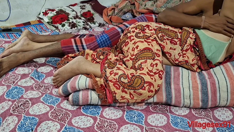 Villagesex91: Memek berbulu tante seksi india ini dientot habis-habisan sampai matanya...