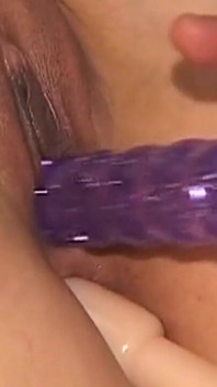 Matura MILF rossa viene spanata dal gigantesco dildo del dottore