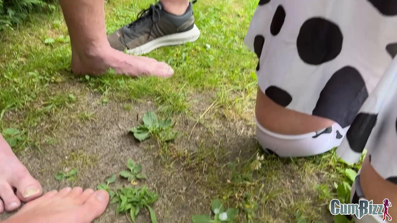 Cumbizz: Laat De Melk Koe Maar Loeien