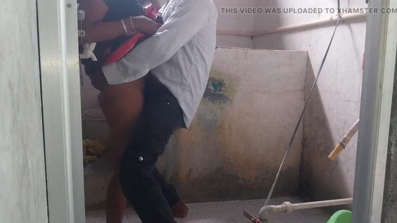 Busty mom: Indické šukání ve stoje