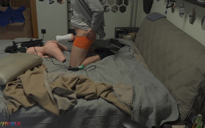 GayDuplo: Šukání mého ptáka se šukacím strojem a stříkání z toho!