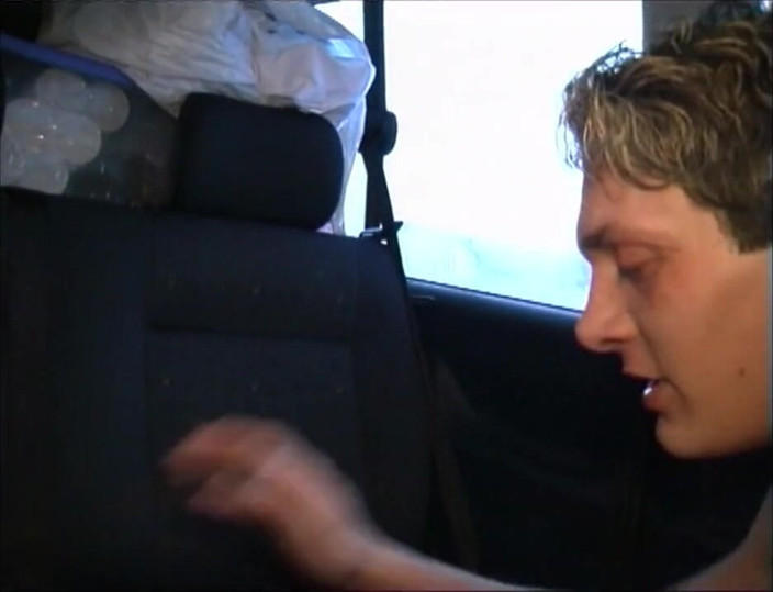 XTime Vod: Trio anal dans la voiture