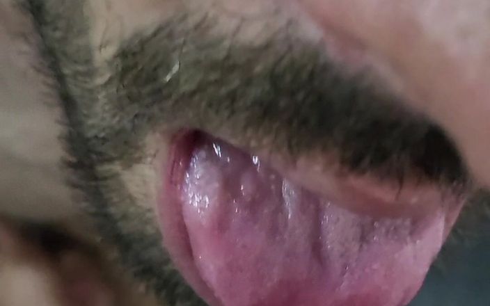Twotwinkhusbands: Muchacho británico recibe una carga gorda de una polla colgada...