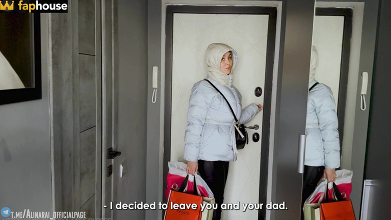 Alina Rai: Nevlastní syn nechal tlusté sperma v zadku své nevlastní matky. -...