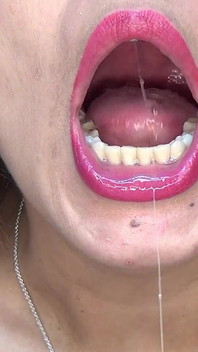 derin boğazdan renkli bir elektrik bantına eşit...