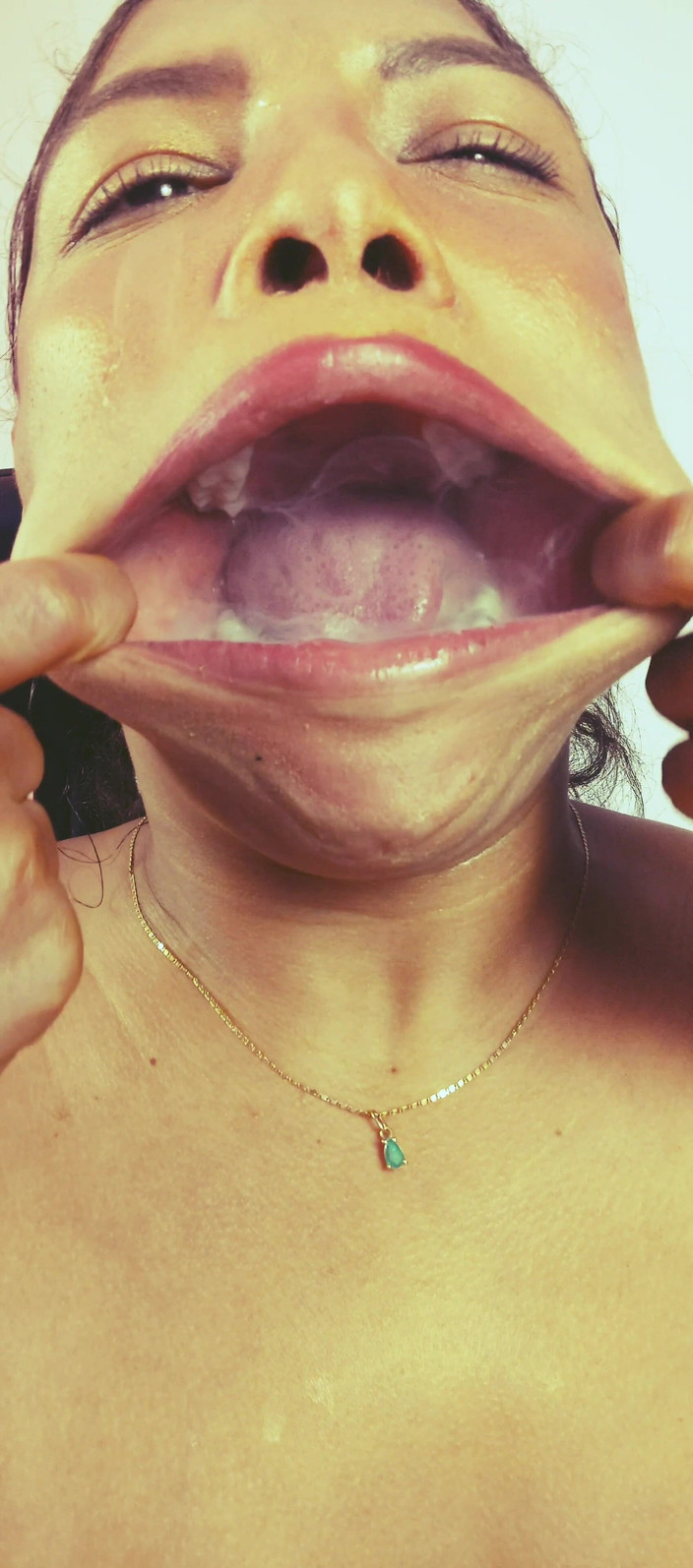 anabel693: Fetiche fuma boca y lengua