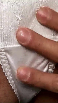 Japon genç kız partide bir yabancıya boşalana kadar ateşli bir sakso çekiyor