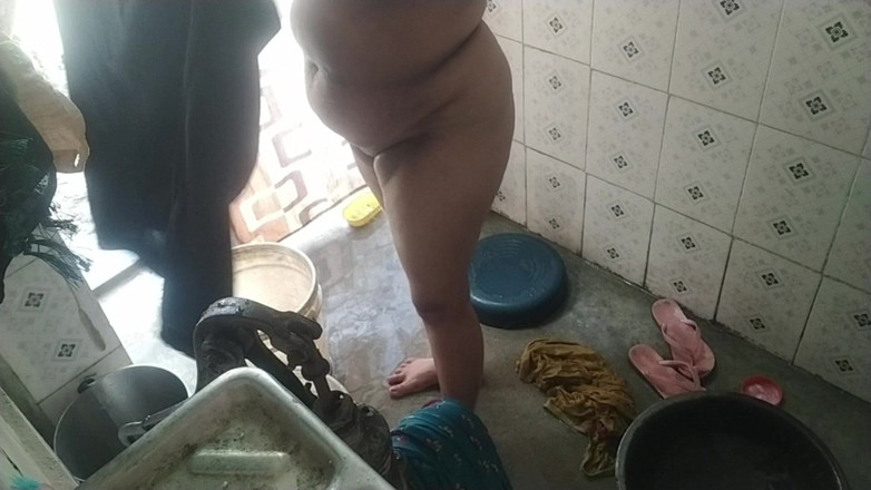 Desi_bhabhi121: Salle de bain, bain desi bhabhi nue