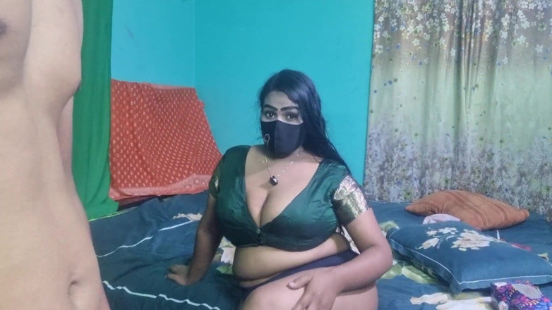 SweetRiyaXO: Брудні розмови на нічному невинному чаті з моєю дівчиною перетворюються на пристрасний секс із кремпаєм