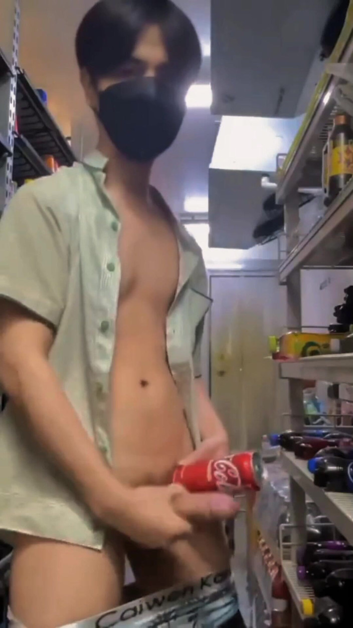 Louswee: 미니 마켓의 한밤중 유혹