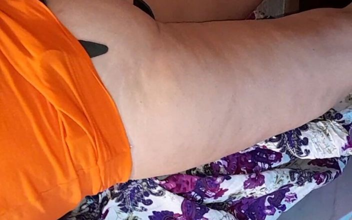 Lesbian-candys: Vecinul meu m-a strâns de perete și m-a futut tare