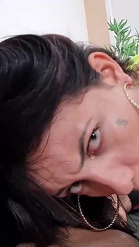 Sahte Bir Kuzen Birkaç Gün Evde Kaldı.