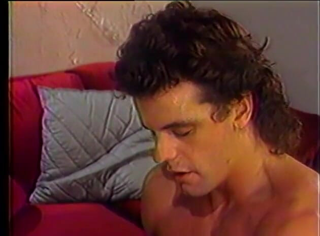 Old Good Porn: Heiße süße stöhnt vor vergnügen, als ihre nasse fotze von...