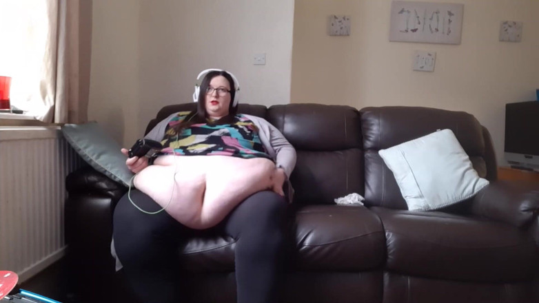 SSBBWLadyBrads: 배와 함께 비디오 게임을 하는 육덕 거유 SSBBW