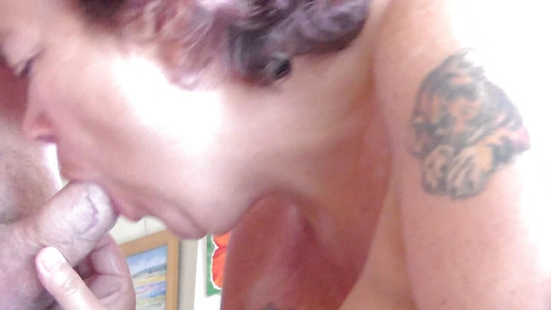 Sex hub couple: Closeup of John getting a blowjob from Jen
