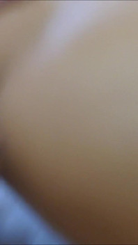 フェラチオ手コキと乳首しゃぶりで私のお尻に射精、手コキ、乳首を吸う裸の男性