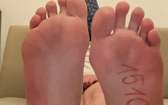 NicoleRay: Show Feet