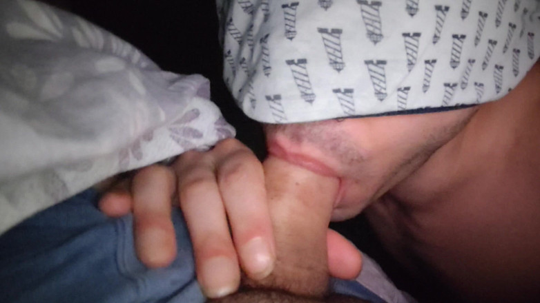 MartyBrady: Der bärtige twink gibt seinem stiefvater einen blowjob