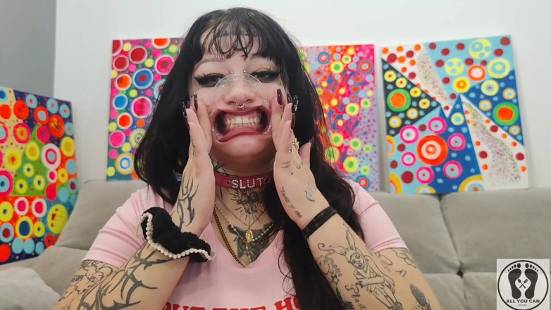All You Can Fetish: Bimbo Curvy Girl Mouth Tongue Fetish