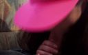 Caralia Deluxe: Pembe beyzbol şapkalı oral seks bakış açısı