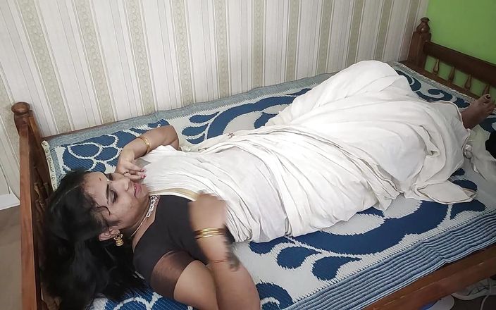 Vaigavarun45: Letto e fare leccare l'ombelico con blocco delle labbra romanticismo...