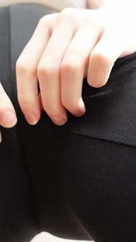 Pokazuję ci moje cameltoe w leginsach
