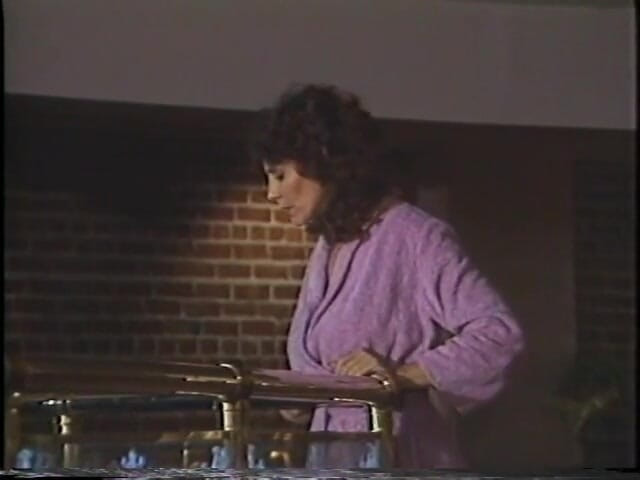 Old Good Porn: Sexy brunetka dostane zezadu mokrou kundičku ošukanou velkým ptákem