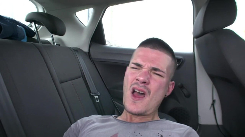 SEX WITH STRAIGHT BOY CURIOUS: Seksowny azjatycki twink zerżnięty przez prosto w exhib