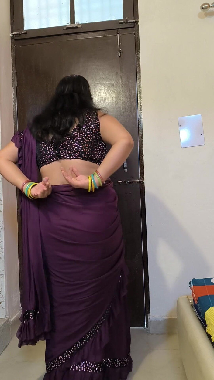 Puja555: 인도 섹시녀 Bhabhi 누드 댄스
