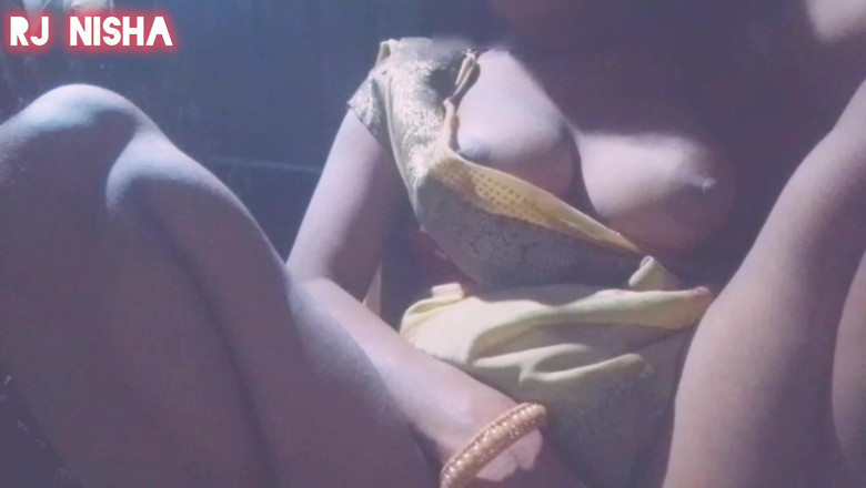 RJ NISHA: Masturbar bhabhi kar rahi hai bye fingers rj nisha