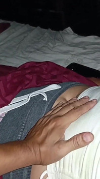Depois da festa, minha enteada vem ao meu quarto e fazemos sexo