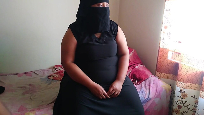 Aria Mia: Desi muslimin von stiefsohn gefickt, als sie allein im bett...