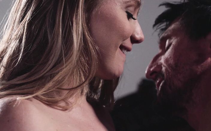 Sweet Sinner: Il Girlfriend_scene del mio patrigno 1 uomini più anziani arrapati