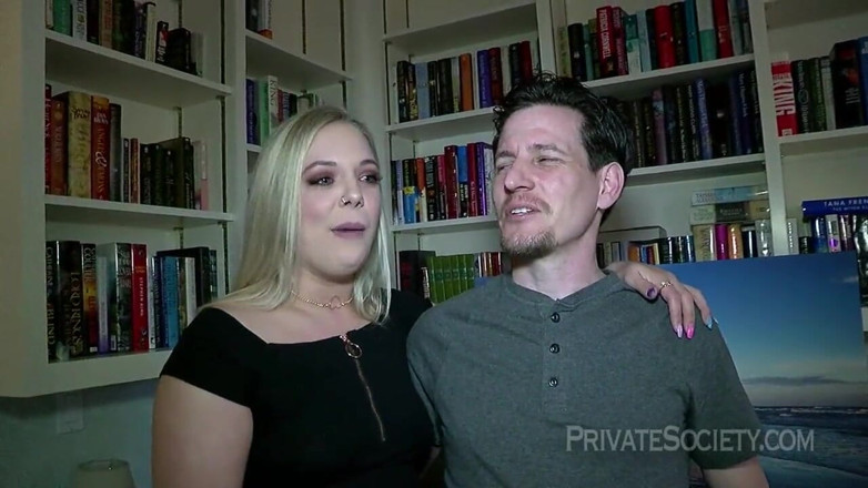 Private Society: Ea preferă sexul anal