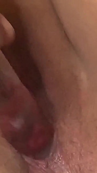 Giocando con il dildo di vetro