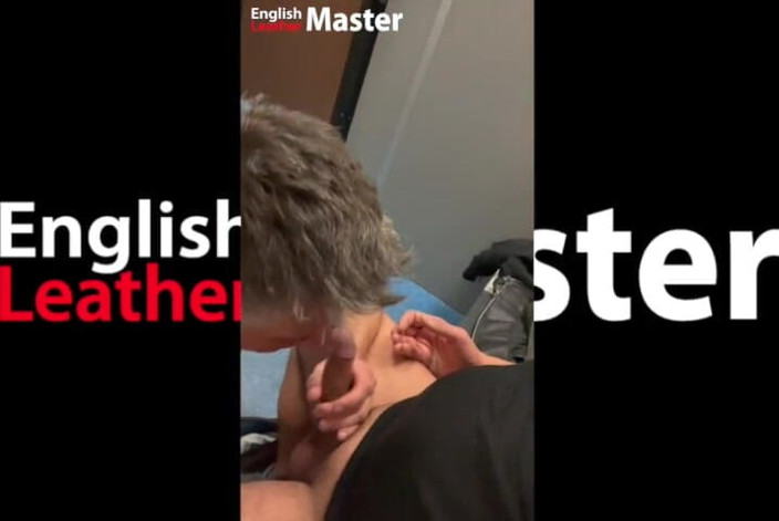 EnglishLeathermaster: อมควยในอาเขตผู้ใหญ่