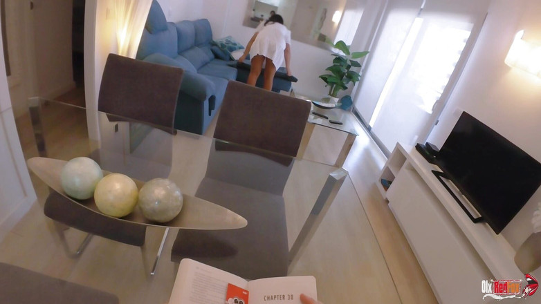 OlxRedFox: Üvey anne kanepede sıkışınca üvey oğlu tarafından sikiliyor ve götüne boşaltıyor