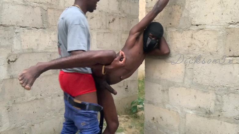 Dickass3x: La sua magra vita sottile viene distrutta da un cazzo...