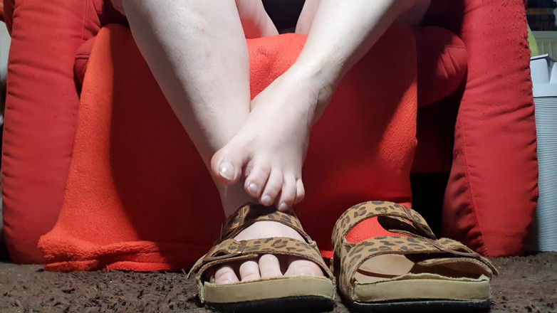 Dirty Jade: Stropi pe picioarele mele în papucii de leopard