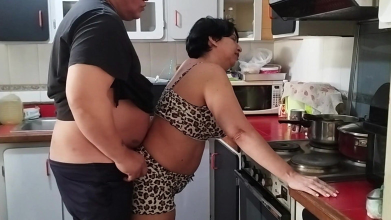 MaturecoupleVe: Kitchen Fuck Super Hot with My Beatiful Wife